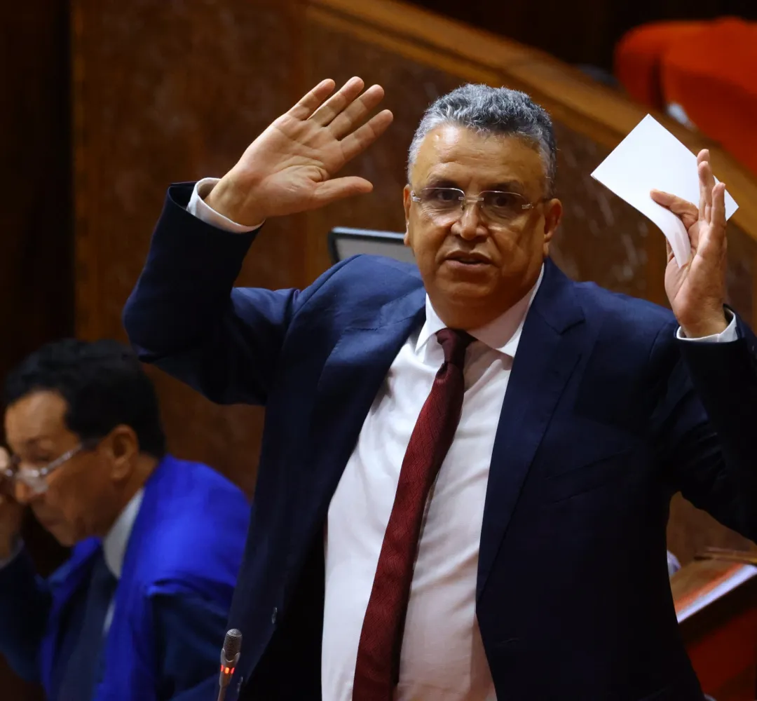 50 سيفاً محجوزة لدى إحدى المحاكم تم عرضها للبيع