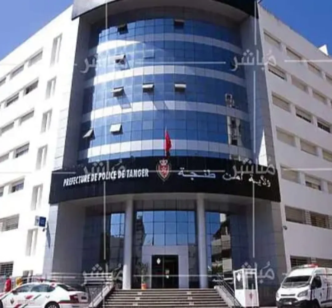 توقيف الصحفي علي لمرابط بمطار طنجة يثير نقاشاً حول حدود حرية التعبير والمسؤولية القانونية